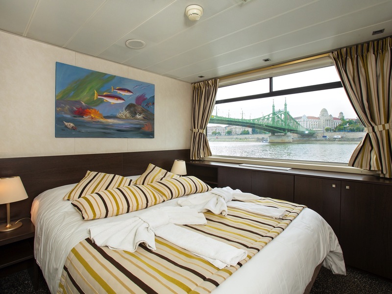 CAT. C - Middle Deck 1 Double Bed